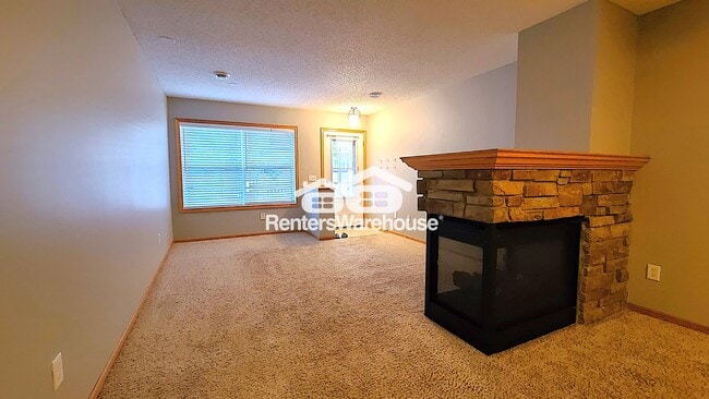 Foto del edificio - 2469 Dawes Place