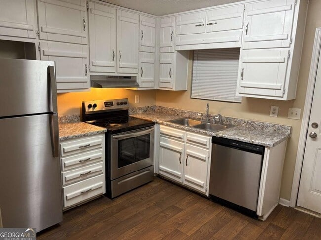 Building Photo - 470 S Jeff Davis Dr