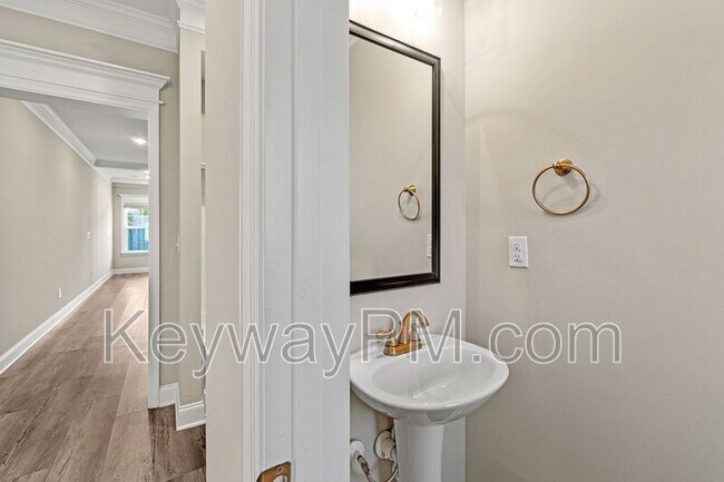 Foto del edificio - 124 Canton Park Ave