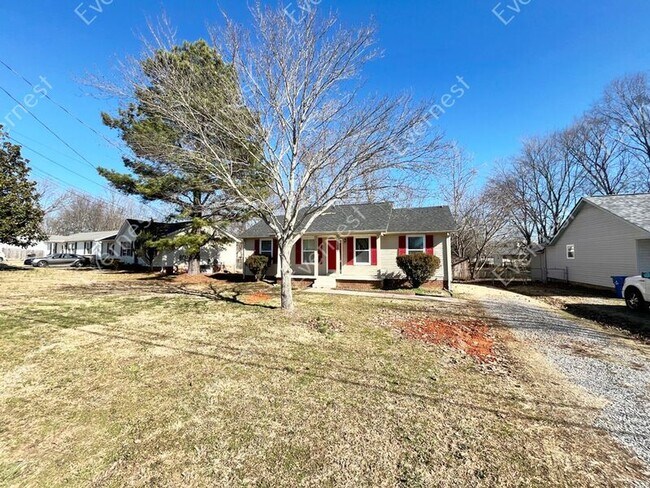 Building Photo - 385 Donna Dr