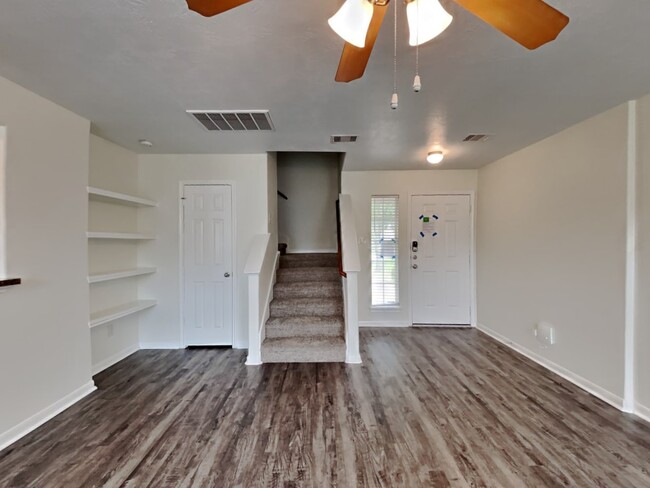Building Photo - 810 Rosa del Villa Ct