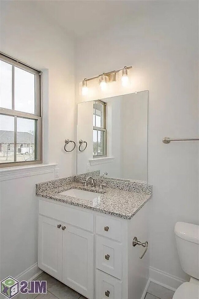 Building Photo - Charming 2-bedroom, 2-bath rental home in Baton Rouge, conveniently located near LSU