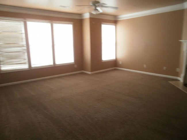 Building Photo - 2918 Wintercrest Drive
