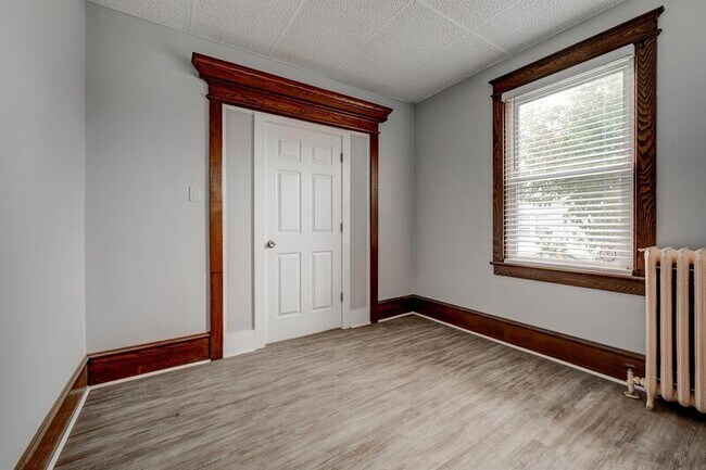 Building Photo - 229 Sylvan Ave