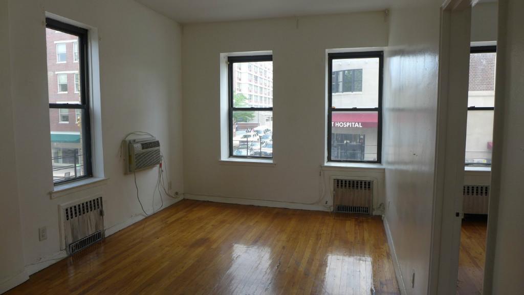 Primary Photo - 476 6th St