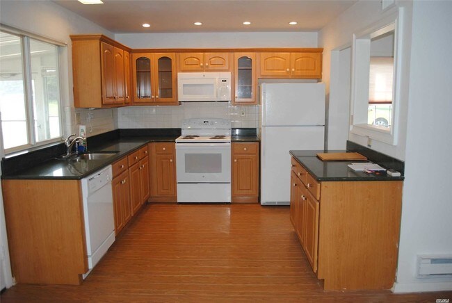 Building Photo - 472 Stratford Ln