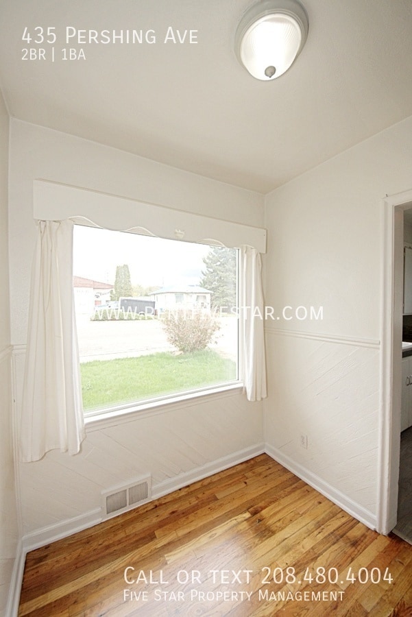Building Photo - 435 Pershing Ave