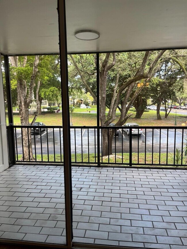 Foto del edificio - 3660 Inverrary Dr