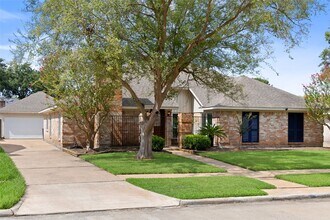 Building Photo - 9010 Tavistock Dr