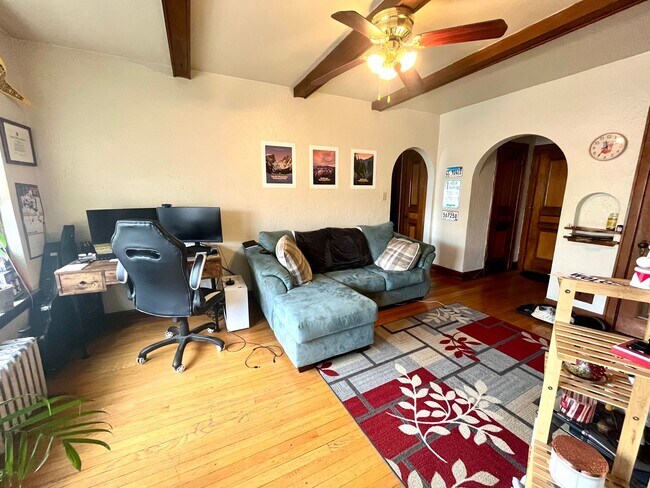 Foto del interior - 4480 N Oakland Ave