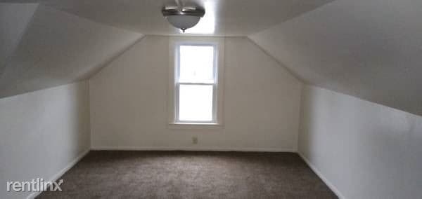 Building Photo - 3 br, 1 bath House - 41 Beach St