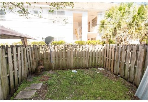 Building Photo - 964 N 18th Ct