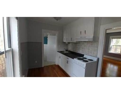 Building Photo - 24 Esty St