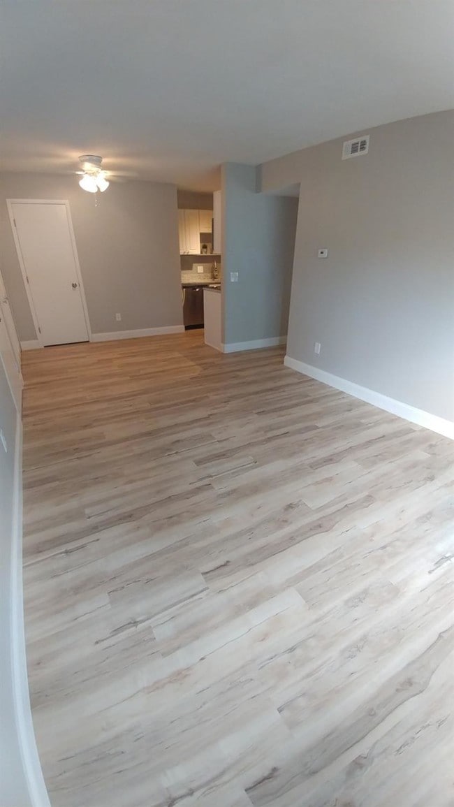 Building Photo - 8741 Greenwillow St