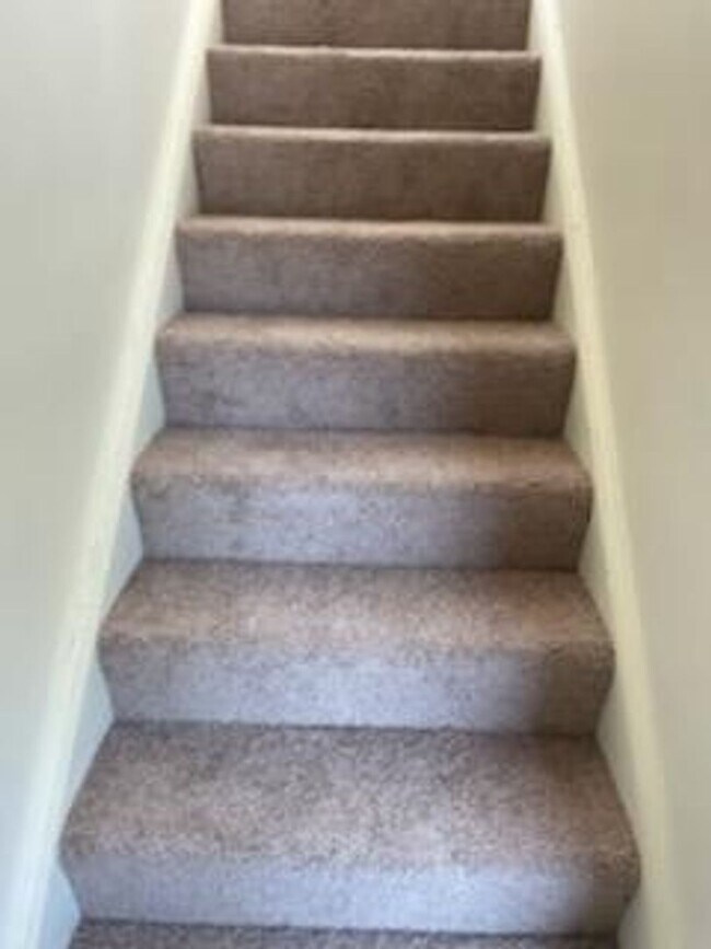 Foto del edificio - 3 bedroom, 2 bathroom townhouse