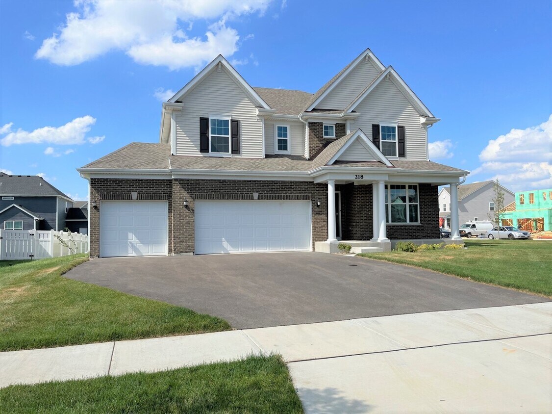 Foto principal - 218 Rhinebeck Wy