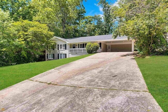 Building Photo - 3500 Finesse Dr