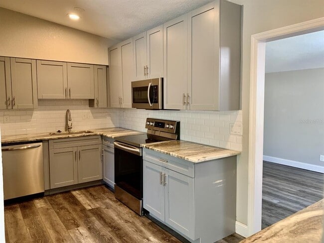Building Photo - 4001 Neptune Dr SE