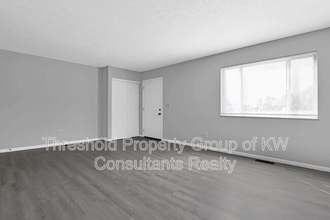 Building Photo - 2522-2524 Weyburn Road - 2524