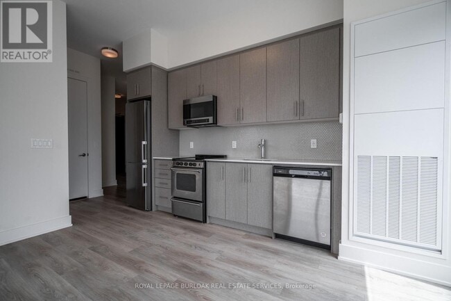 Building Photo - 212 King William St