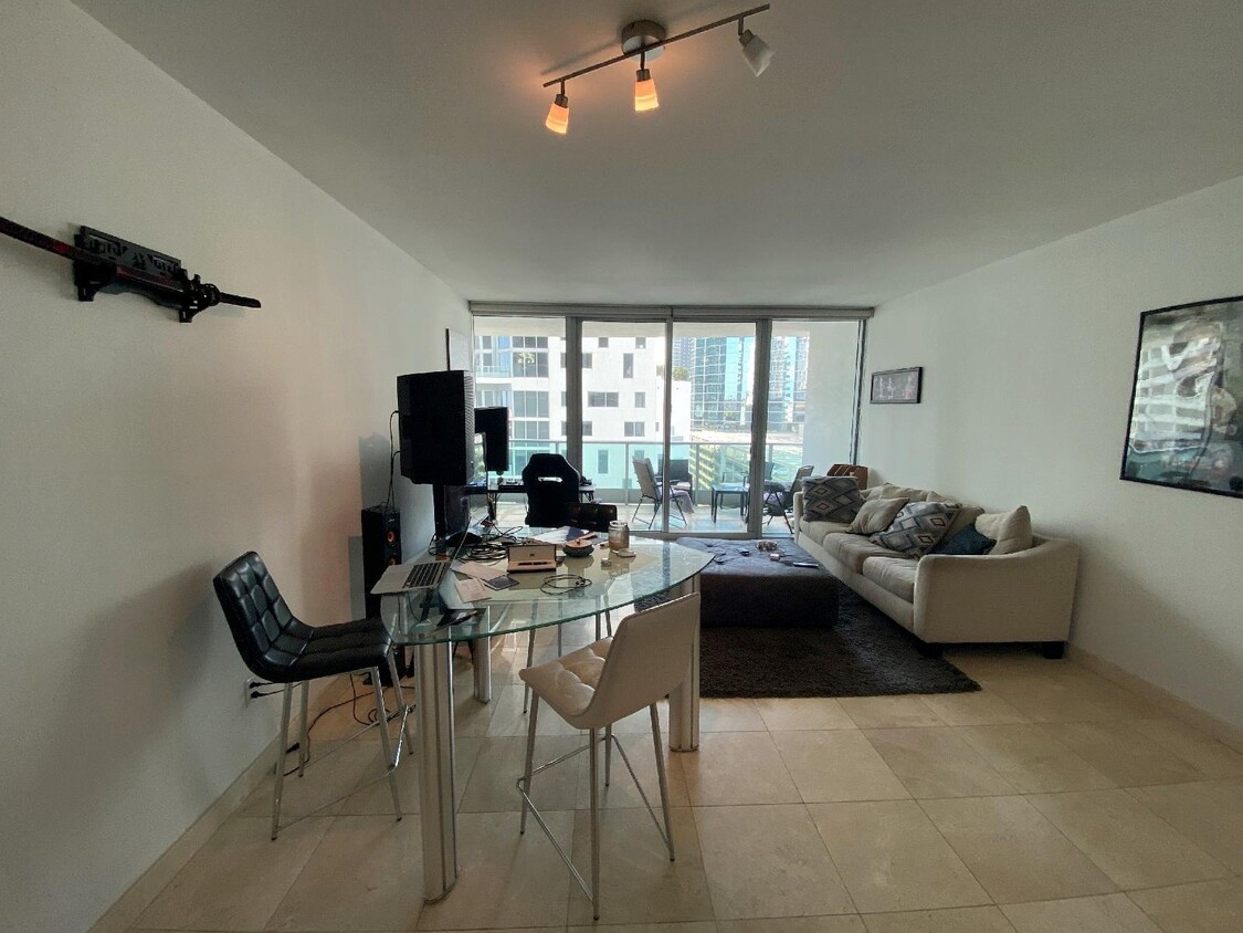 Primary Photo - 1331 Brickell Bay Dr