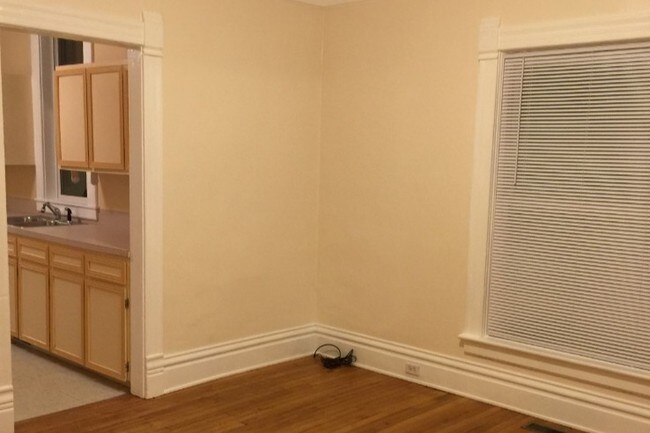 Living Room - 760 Fulton St E