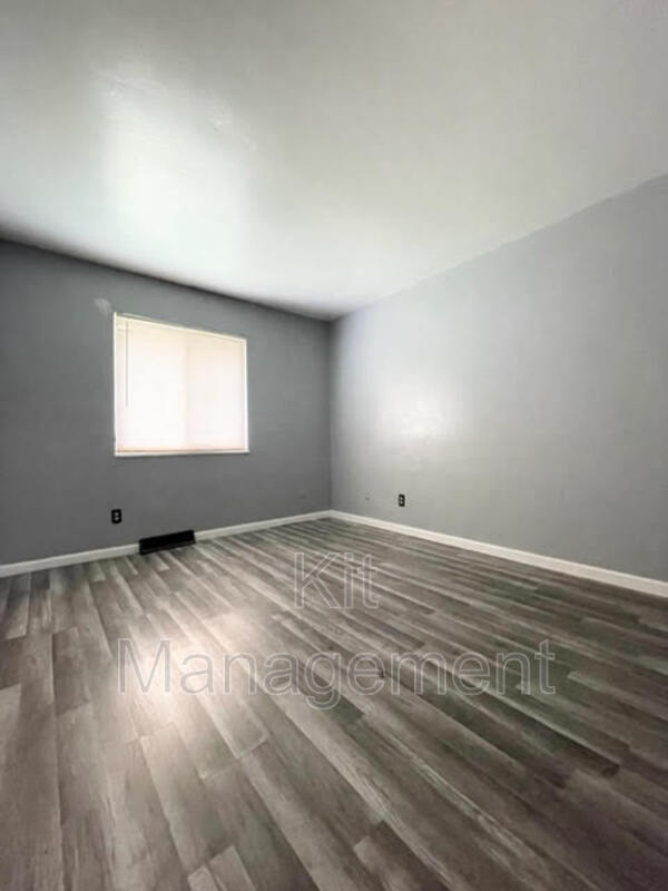 Foto del edificio - 6215 Jackman Rd