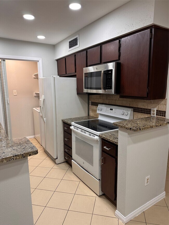 Foto del edificio - 8801 Hammerly Blvd