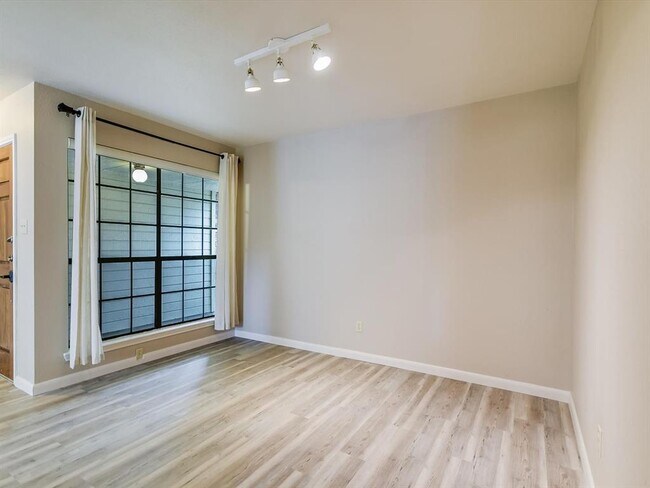 Building Photo - 7904 Cahill Dr