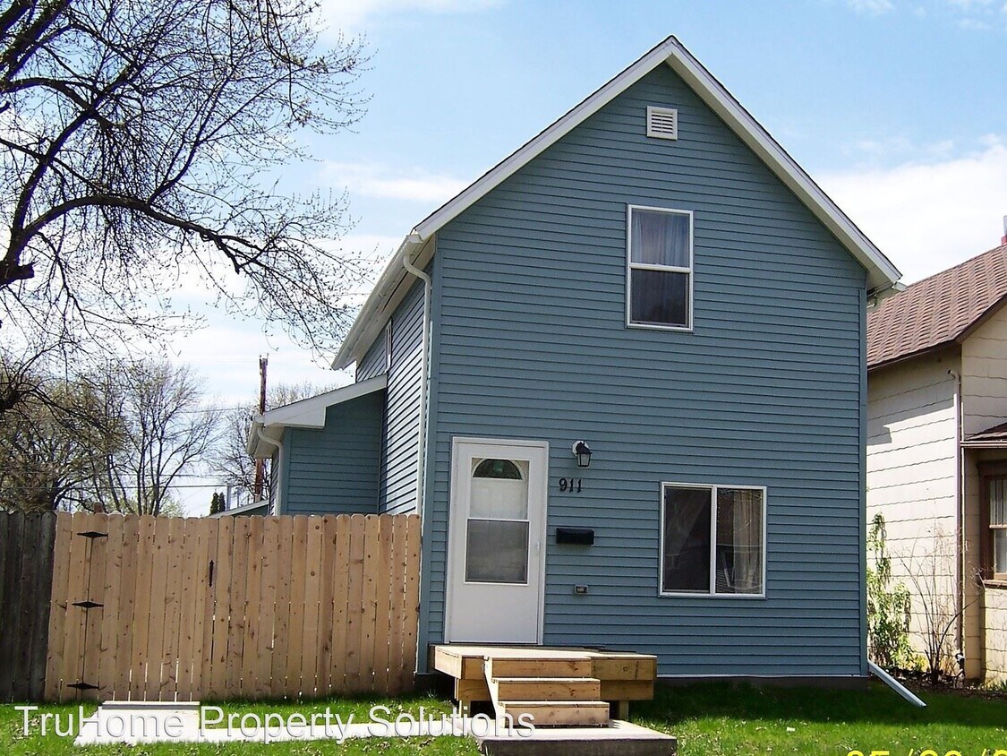 Primary Photo - 3 br, 2 bath House - 911 North 4th Street