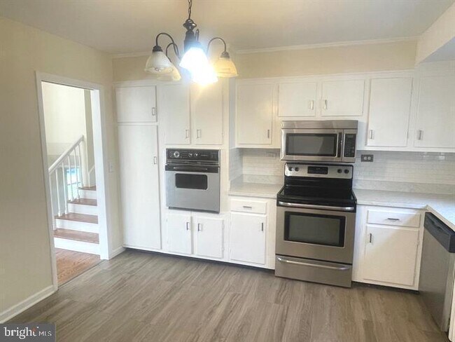 Foto del edificio - 13008 Woodburn Dr