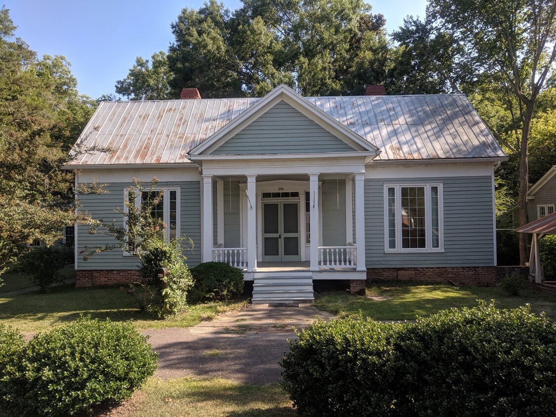 Primary Photo - 206 Augusta Rd