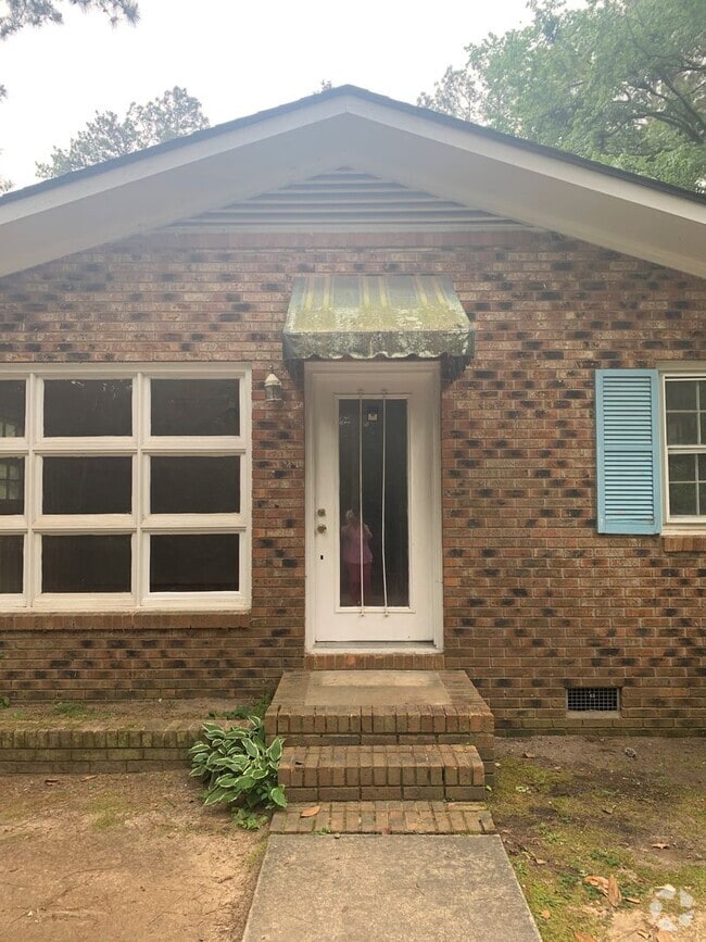 Building Photo - 13001 Elm Ave