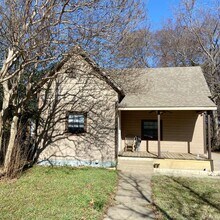 Building Photo - 127 E Walker St