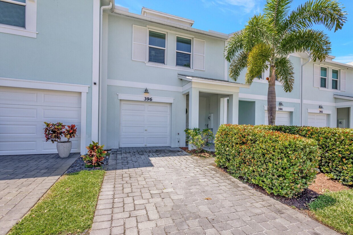 Foto principal - 396 SE Sea Hunt Way