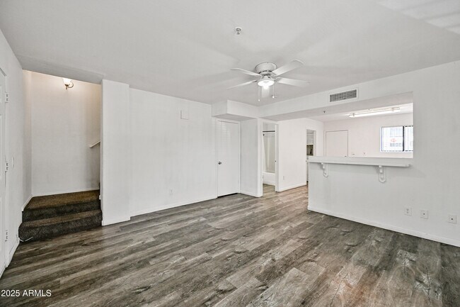 Building Photo - 5010 N 22nd Ave