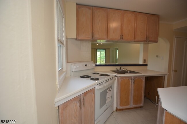 Building Photo - 119 Lakeside Blvd