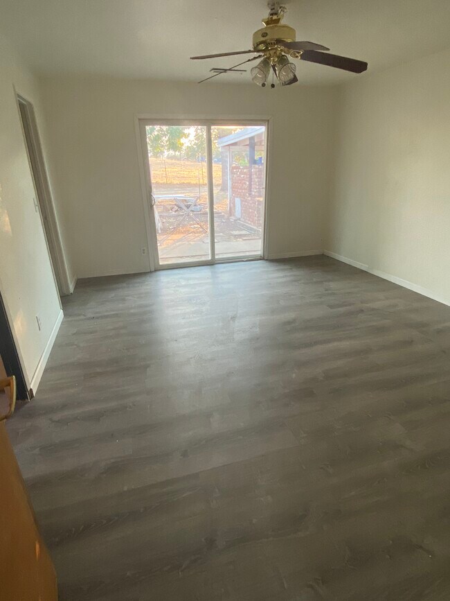Foto del edificio - 25604 Auberry Rd