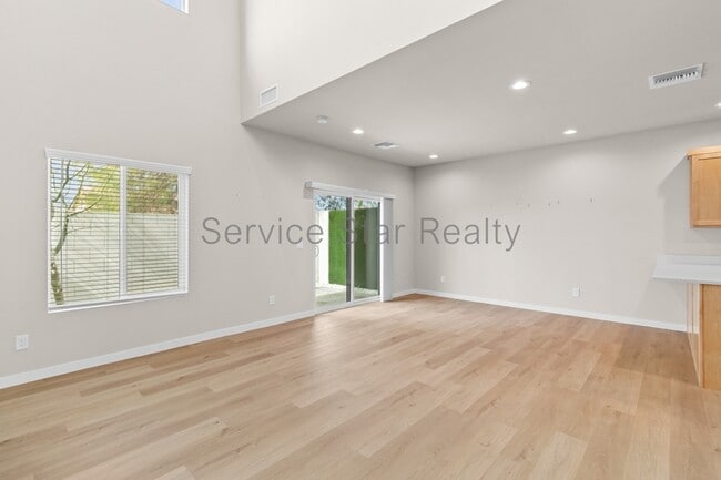 Building Photo - 2030 East Michigan Ave