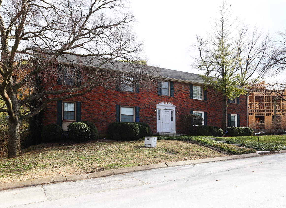 Building Photo - Longview Condominiums