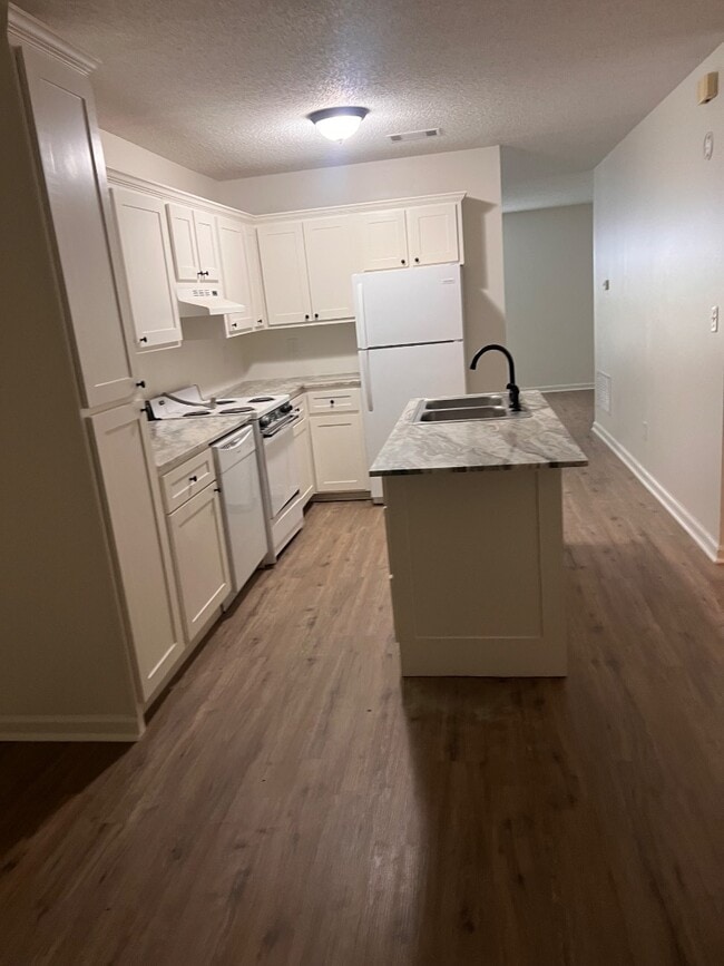 Building Photo - Magnolia Heights