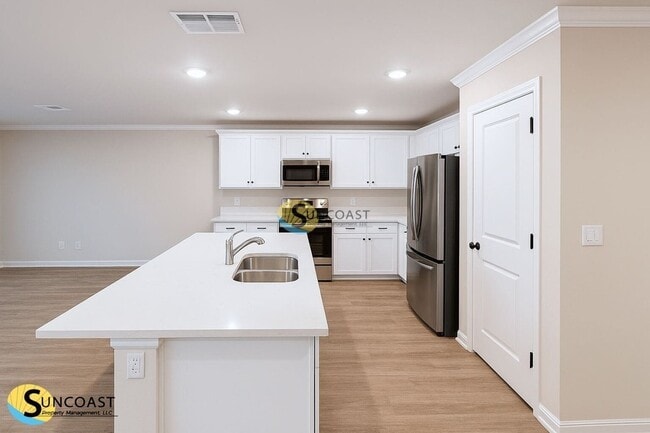 Building Photo - 36 Pine Haven Dr