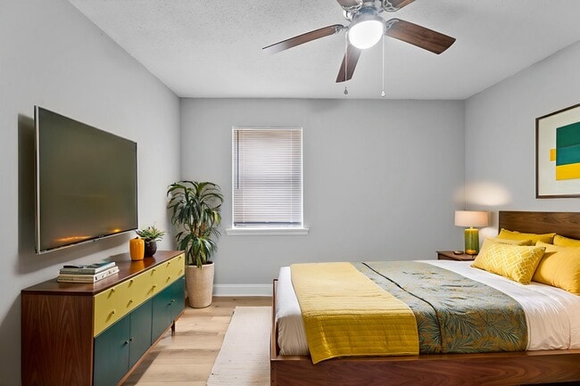 Building Photo - Pineview Apartments