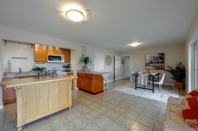 Building Photo - 544 Bret Harte Rd