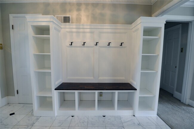 Foto del edificio - 2235 N Ballas Rd