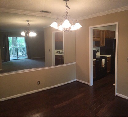 Building Photo - 601 Barrington Hills Dr