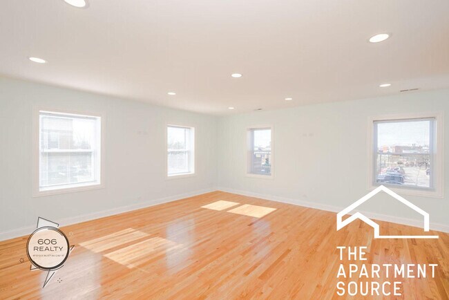 Foto del edificio - 4456 W Diversey Ave