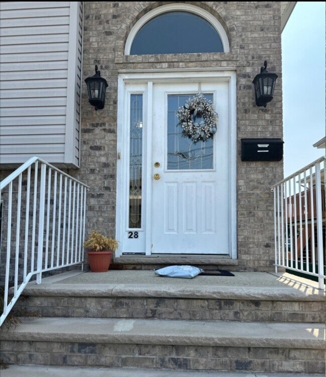 Foto del edificio - 28 Williams Ave