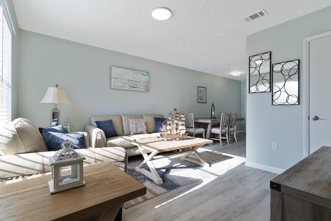 Building Photo - Emerald Cove West
