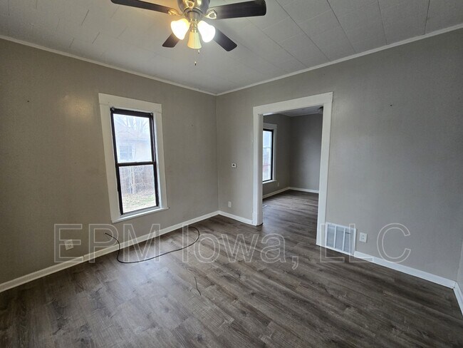 Foto del edificio - 214 Edwards St